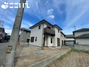 姫路市飾磨区阿成、中古一戸建ての外観画像です