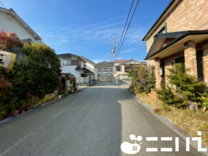 姫路市書写、中古一戸建ての前面道路を含む現地写真画像です