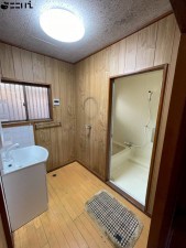 相生市菅原町、中古一戸建ての洗面画像です