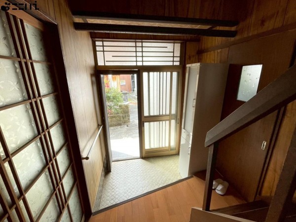 相生市相生、中古一戸建ての玄関画像です