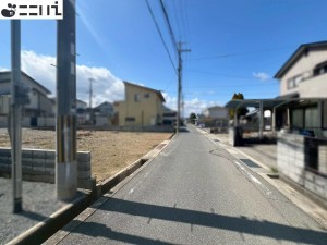 相生市那波野、土地の前面道路を含む現地写真画像です
