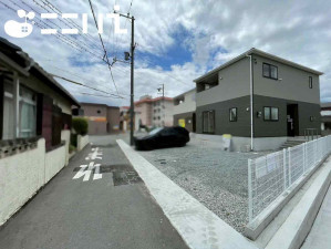 姫路市花田町、新築一戸建ての前面道路を含む現地写真画像です