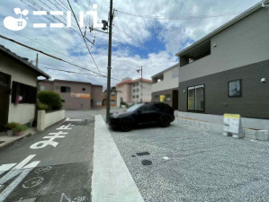 姫路市花田町、新築一戸建ての前面道路を含む現地写真画像です