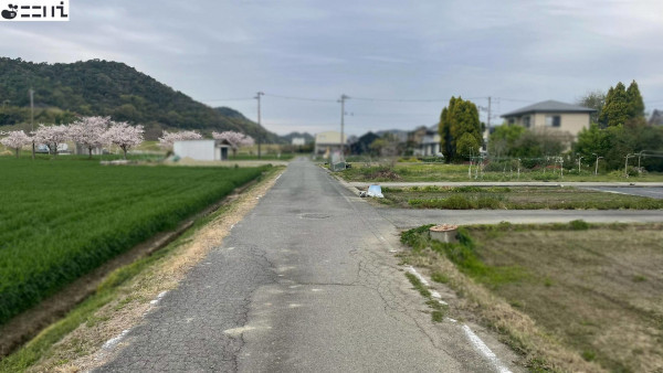 たつの市揖保町東用、土地の前面道路を含む現地写真画像です