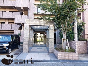 姫路市飾磨区野田町、マンションのエントランス画像です