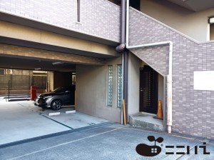 姫路市飾磨区野田町、マンションの駐車場画像です