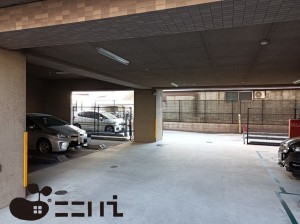 姫路市飾磨区野田町、マンションの駐車場画像です