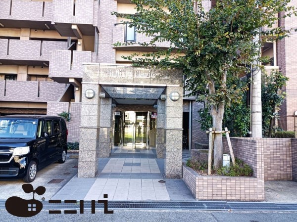 姫路市飾磨区野田町、マンションのエントランス画像です