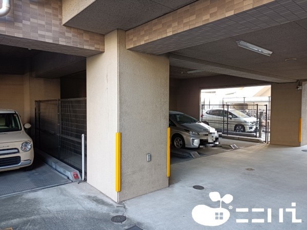 姫路市飾磨区野田町、マンションの駐車場画像です