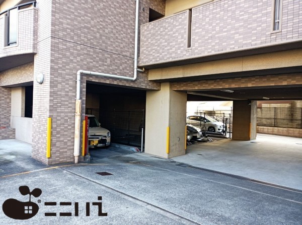 姫路市飾磨区野田町、マンションの駐車場画像です