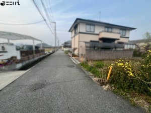 揖保郡太子町竹広、土地の前面道路を含む現地写真画像です