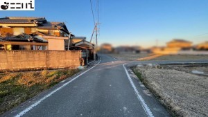 たつの市龍野町四箇、土地の前面道路を含む現地写真画像です
