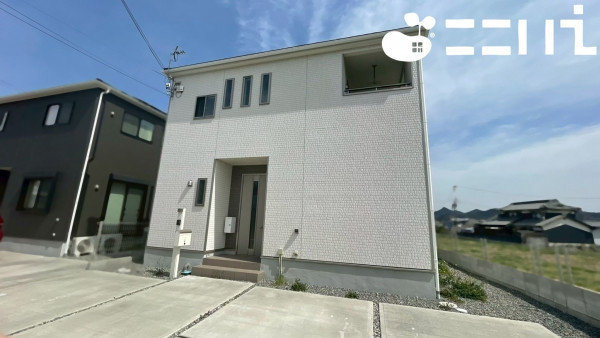 姫路市飾東町、中古一戸建ての外観画像です