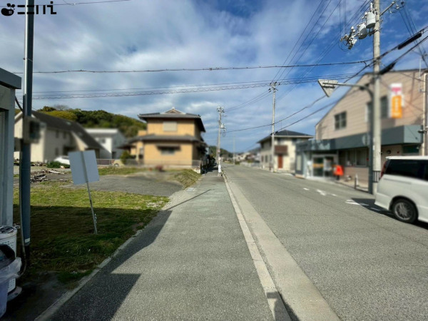 たつの市御津町中島、土地の前面道路を含む現地写真画像です
