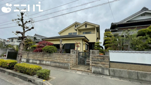 姫路市飾磨区阿成、中古一戸建ての外観画像です