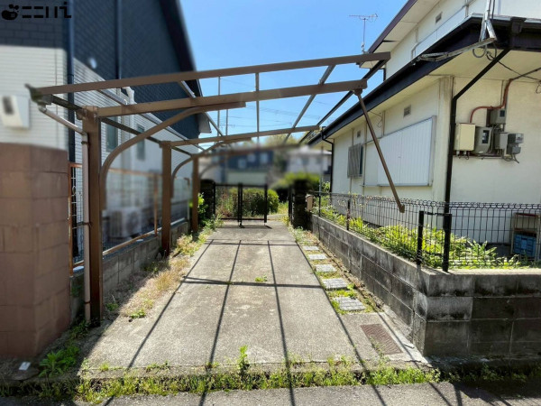 たつの市御津町中島、中古一戸建ての駐車場画像です