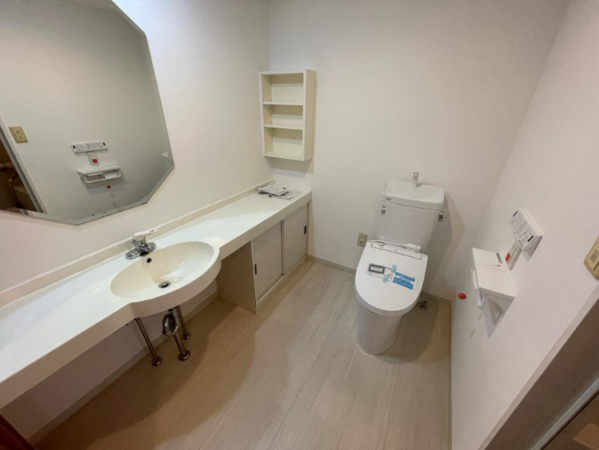 姫路市北条口、収益/事業用物件/マンションのトイレ画像です
