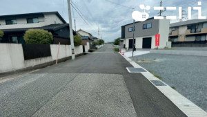 姫路市飾磨区今在家、新築一戸建ての前面道路を含む現地写真画像です