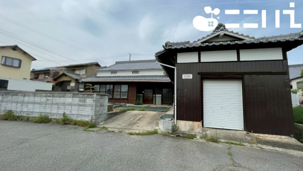 姫路市飾東町、中古一戸建ての外観画像です