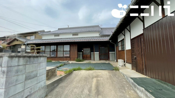 姫路市飾東町、中古一戸建ての外観画像です