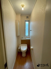 相生市大島町、中古一戸建てのトイレ画像です