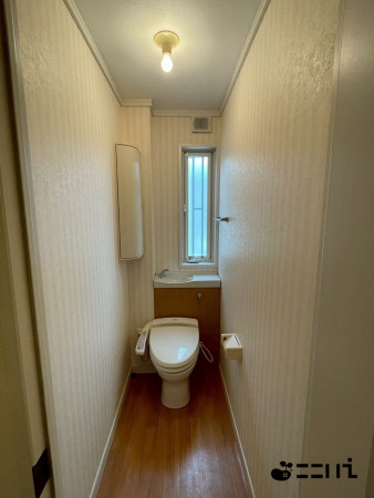 相生市大島町、中古一戸建てのトイレ画像です