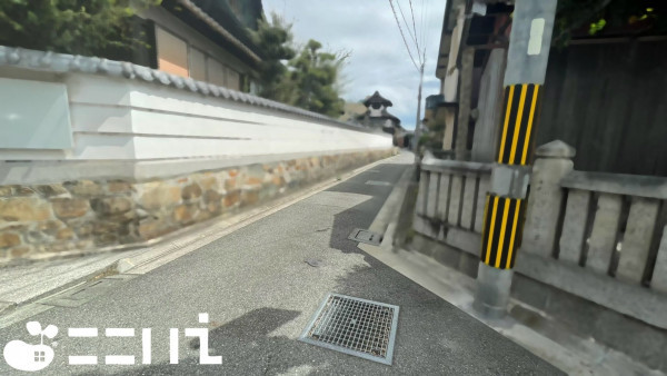 姫路市網干区浜田、中古一戸建ての前面道路を含む現地写真画像です