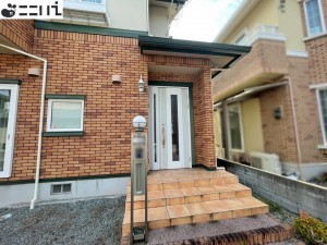 揖保郡太子町太田、中古一戸建ての玄関画像です