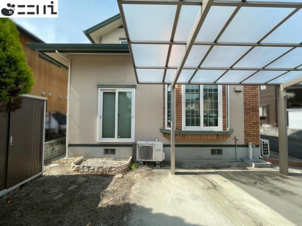 揖保郡太子町太田、中古一戸建ての駐車場画像です