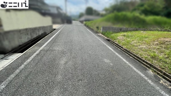 たつの市揖西町土師、土地の前面道路を含む現地写真画像です