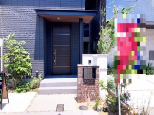 姫路市広畑区北野町、中古一戸建ての玄関画像です