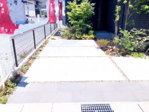 姫路市広畑区北野町、中古一戸建ての駐車場画像です