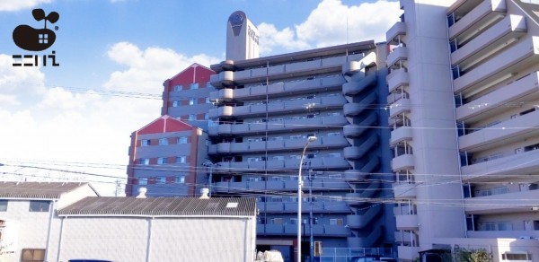 姫路市飾磨区今在家、マンションの外観画像です