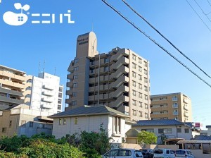 姫路市栗山町、マンションの外観画像です