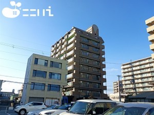 姫路市栗山町、マンションの外観画像です