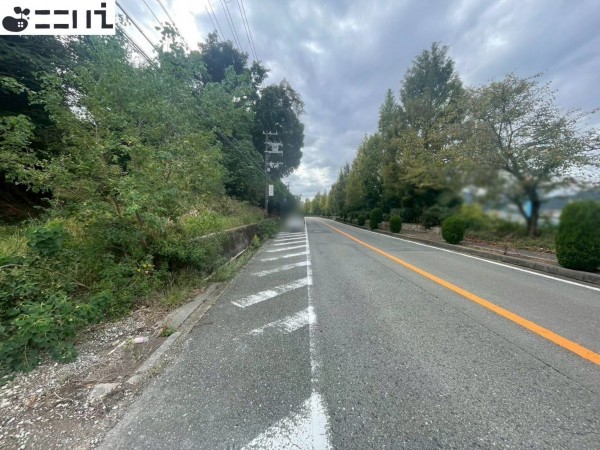 相生市野瀬、土地の前面道路を含む現地写真画像です