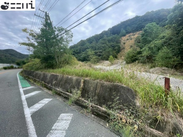 相生市野瀬、土地の前面道路を含む現地写真画像です