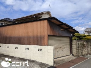 揖保郡太子町福地、中古一戸建ての駐車場画像です