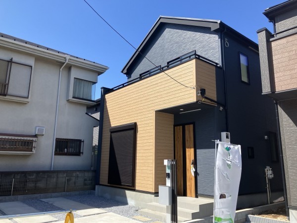 上尾市大字向山、新築一戸建ての外観画像です