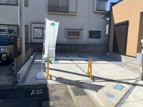 上尾市大字向山、新築一戸建ての駐車場画像です