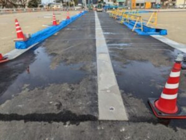 南砺市二日町、土地の前面道路を含む現地写真画像です