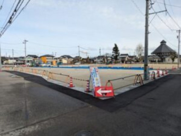 南砺市二日町、土地の前面道路を含む現地写真画像です