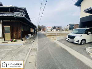 甲賀市水口町八光、土地の前面道路を含む現地写真画像です