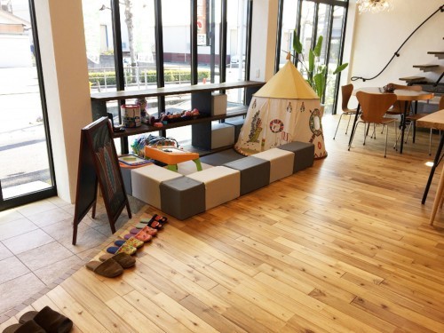 キッズスペースもございます。
お子様連れのお客様も安心してご来店ください♪
