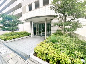 栗東市綣２丁目のマンションの画像です