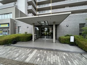 栗東市綣３丁目のマンションの画像です