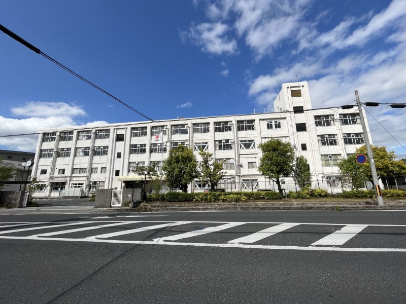 草津市西大路町のマンションの画像です