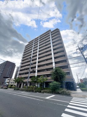 栗東市野尻、マンションの外観画像です