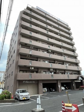 草津市野路１丁目、マンションの外観画像です