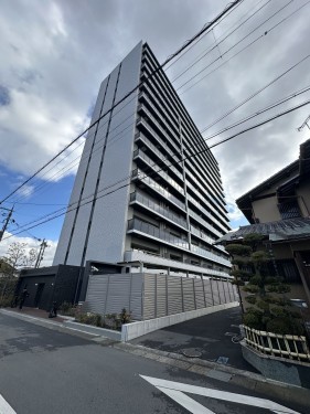 草津市草津２丁目、マンションの外観画像です